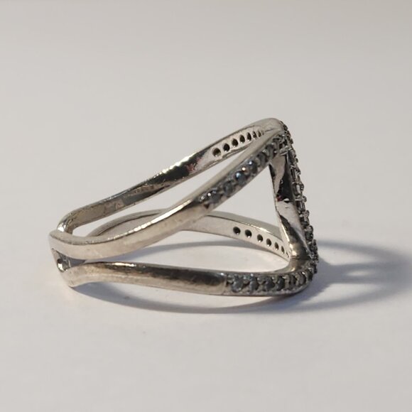 Vid Clip Sparkling! 925 Interlocking Criss Cross Pave Ring Size 7.5-8 - Picture 6 of 13